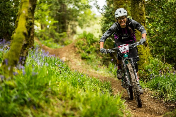 kelli-emmett juliana bicycles picture sven martin VTT fille vélo femme enduro series