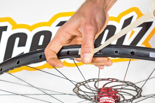 sb3 pose fond de jante scotch tape tubeless 