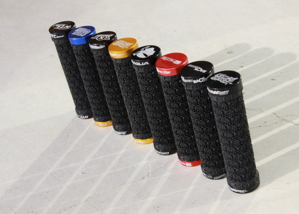 Poignées Domino Style Open Grips rouges - Pièces moto